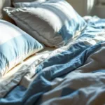 erfahren sie, warum schlafen auf dem bauch oder rücken ihrer gesundheit schaden kann und entdecken sie die gesündere schlafposition für besseren erholsamen schlaf.